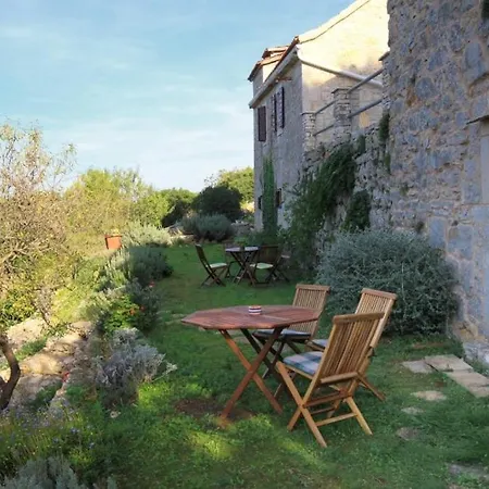 Family Friendly House With A Swimming Pool Talez, - 8850 * Vis