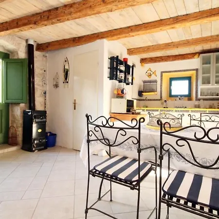 Family Friendly House With A Swimming Pool Talez, - 8850 *