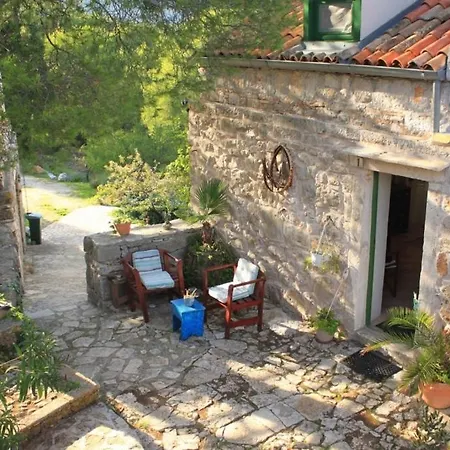 Family Friendly House With A Swimming Pool Talez, - 8850